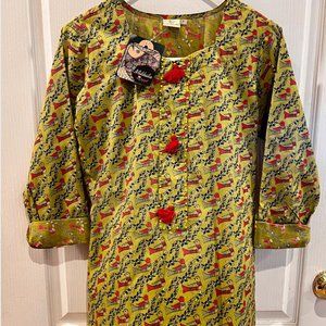 Kalanjali 3/4 Sleeve with Citron Green with Red Bird Tunic.   Size S